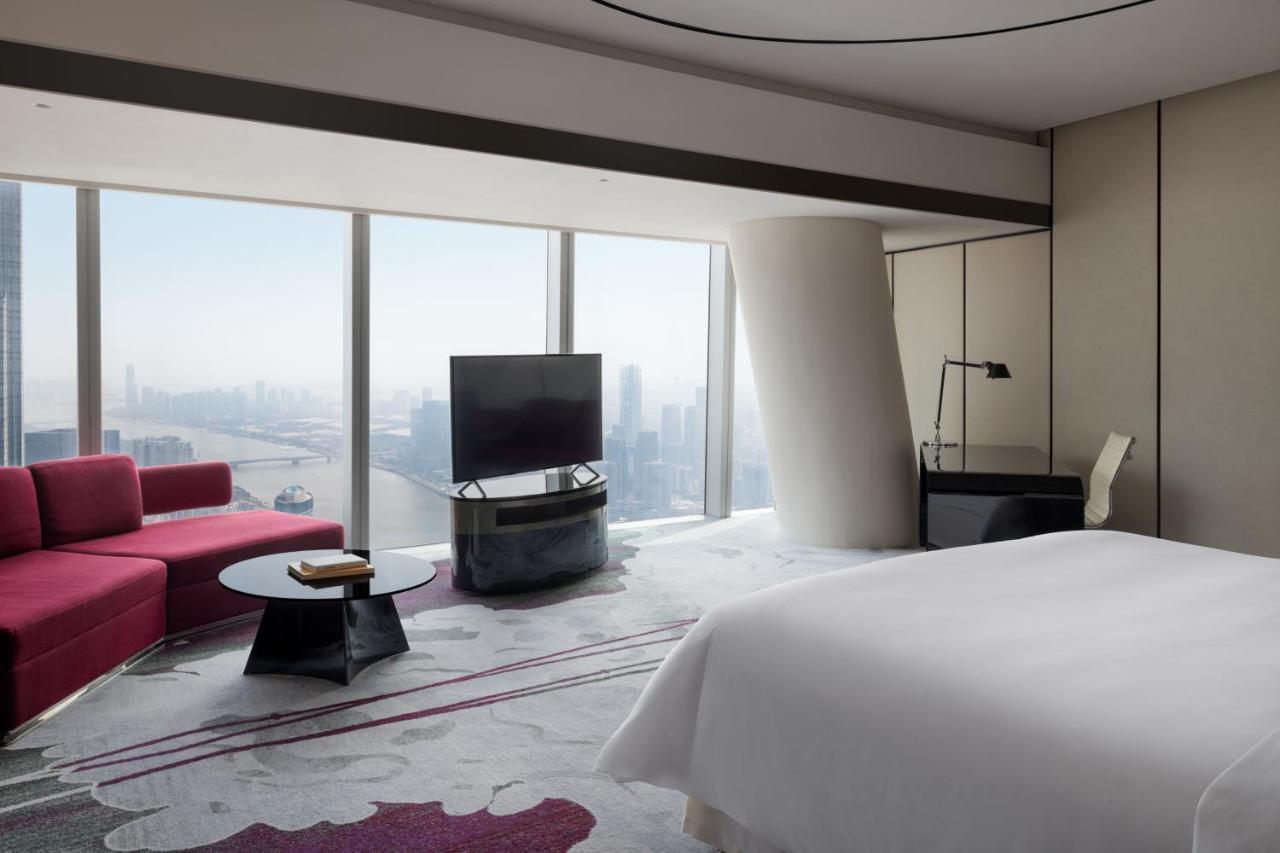 Four Seasons Hotel Guangzhou - Free Shuttle Bus To Canton Fair Complex & Overseas Buyer Registration Services During Canton Fair Period Extérieur photo