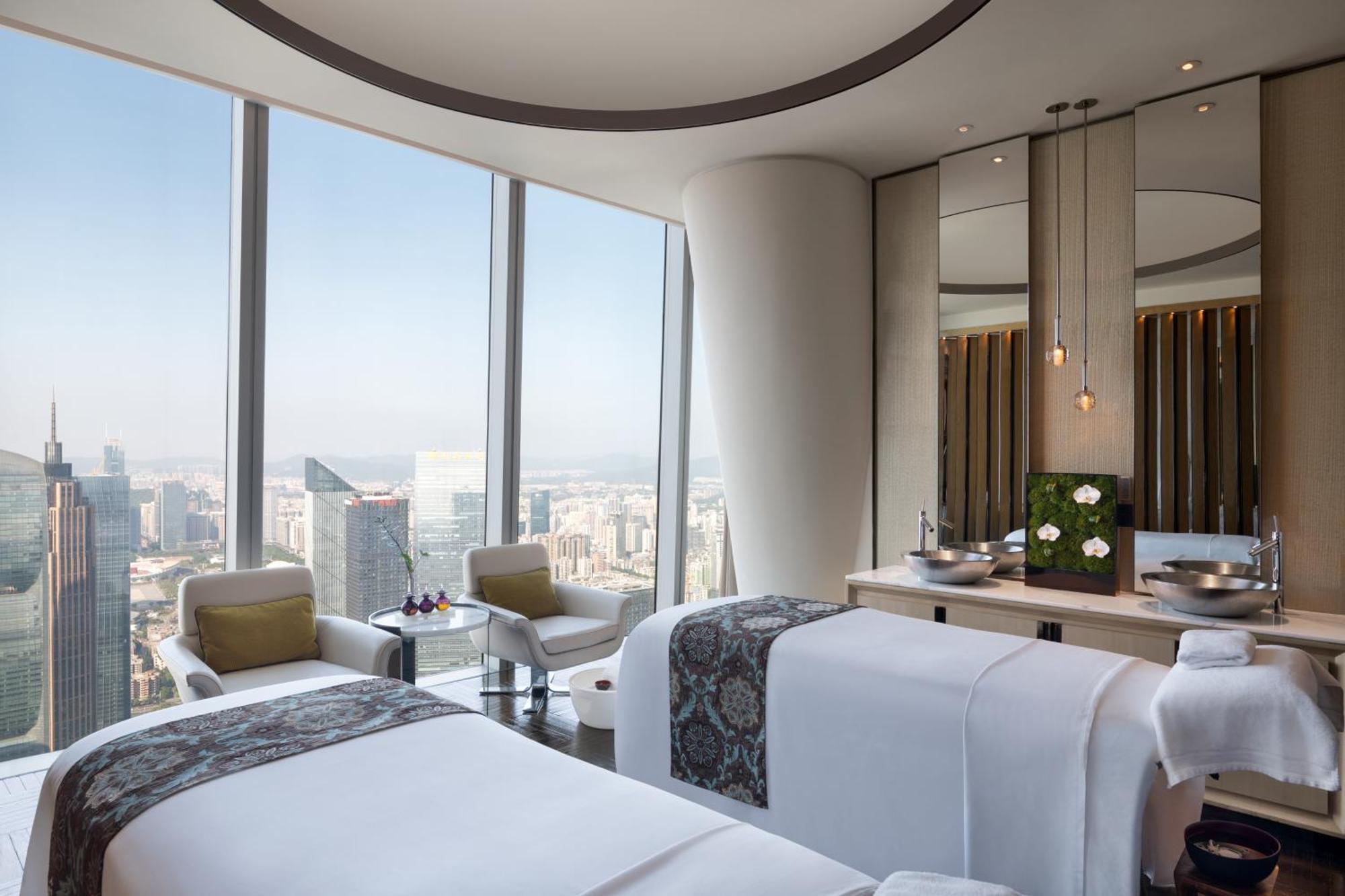 Four Seasons Hotel Guangzhou - Free Shuttle Bus To Canton Fair Complex & Overseas Buyer Registration Services During Canton Fair Period Extérieur photo